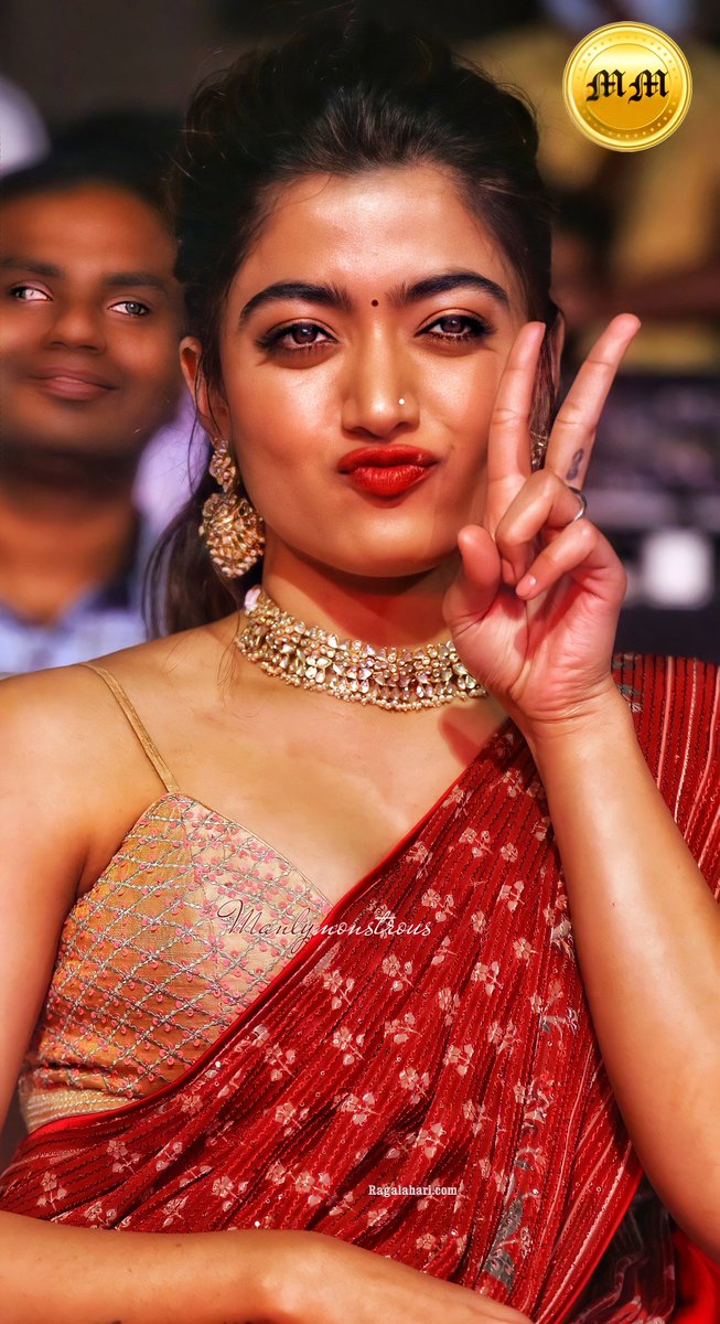Editzmanly's tweet photo. #RashmikaMandanna
Sleeveless 🤤🤤🤤
@iamRashmika ❤❤
Welcome honey to tamil industry 😘😘😘
Armsulaye Kollura
Namma usura vaila pottu melluraley
#Manlymonstrous 😈
#Sultan
Onnu therinju pochu life pathi
#expectunexpected ❤ https://t.co/vy3oGIK5XA