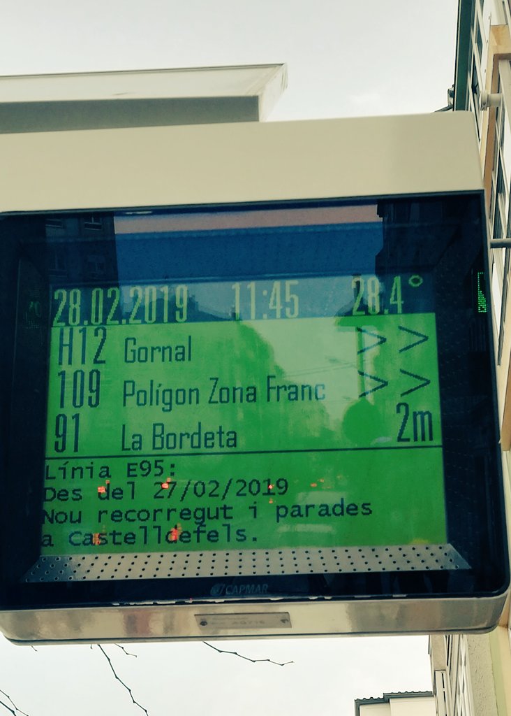 AdrianPaderne's tweet photo. @Ruben_Arroxo Cuanto costó cada pantalla? Dado que parece que se han comprado a otro Concello. Esperemos que pongan las líneas de Lugo y no las de Castelldefels, por no decir de la fecha. https://t.co/uI205J0BUz