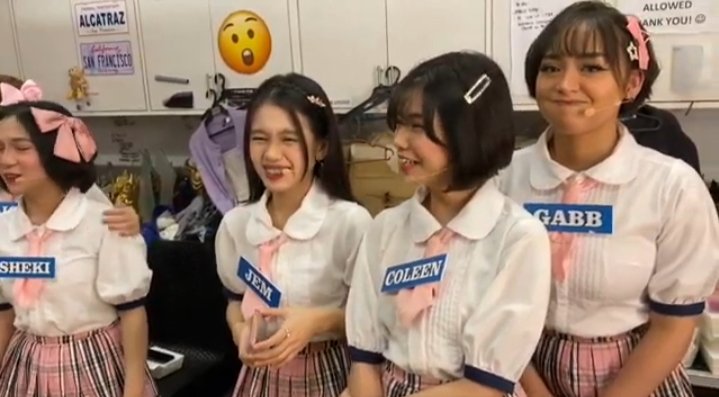 MaryJoyEnca16__'s tweet photo. Screencaps from @direklauren's vlog today. 

Link: https://t.co/rqKytDjHe6
@UniGabbFam @MNLColeenfinity @teampikajemsph @ShekiSakurasPH @BelieversAlice @CaptainAlice48 @ellaphantsPH @ellaphantstaff @MNL48RuthFever @communithea @NekoGuardsFC https://t.co/Zg3PvU39fl
