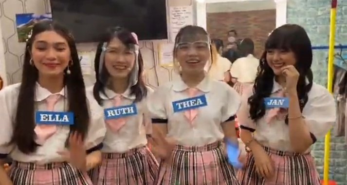 MaryJoyEnca16__'s tweet photo. Screencaps from @direklauren's vlog today. 

Link: https://t.co/rqKytDjHe6
@UniGabbFam @MNLColeenfinity @teampikajemsph @ShekiSakurasPH @BelieversAlice @CaptainAlice48 @ellaphantsPH @ellaphantstaff @MNL48RuthFever @communithea @NekoGuardsFC https://t.co/Zg3PvU39fl
