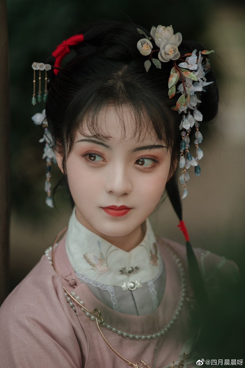 ACSF1919's tweet photo. 四月来啦！
#汉服 #Hanfu https://t.co/9wV6aWhBqT