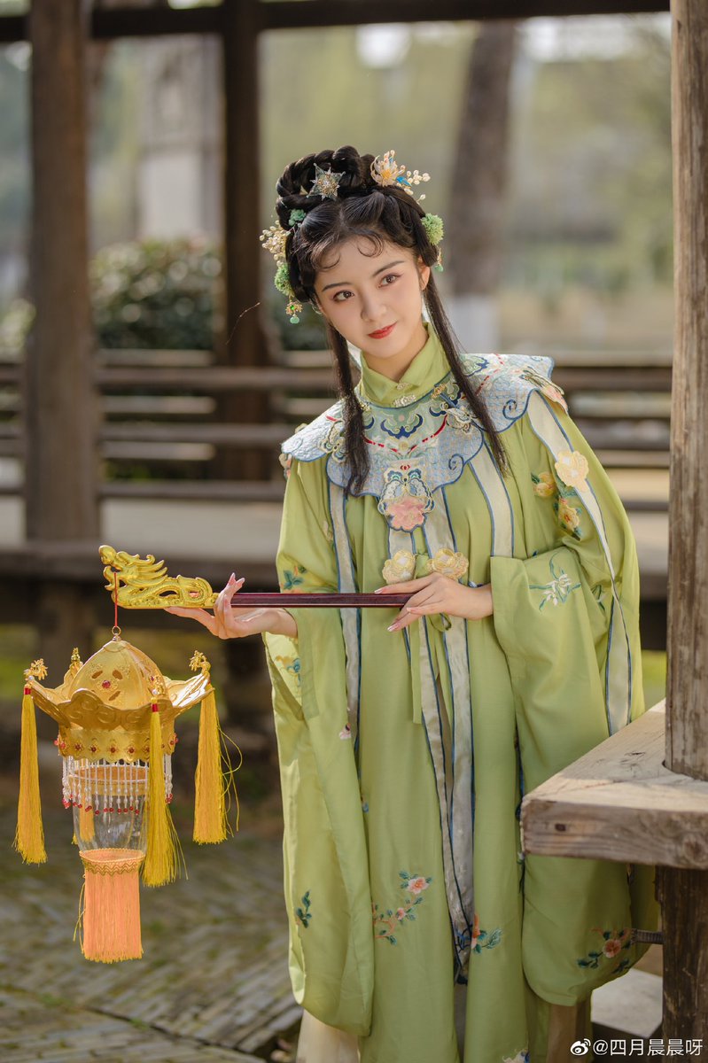 ACSF1919's tweet photo. 四月来啦！
#汉服 #Hanfu https://t.co/9wV6aWhBqT