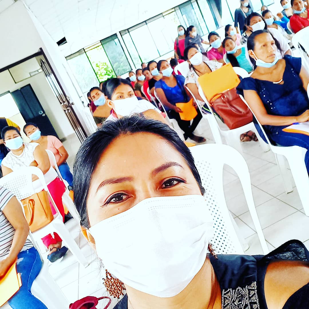 lucyaida's tweet photo. Organización de Mujeres Fcunae Unidas #OMFU, en su Primer Encuentro por la lucha de nuestros derechos, erradicación y prevención de la violencia intrafamiliar y de género y la NO contaminación del medio ambiente🍃🌺. #SinchiWarmi #CompartiendoExperiencias https://t.co/5DCWA0v7sh
