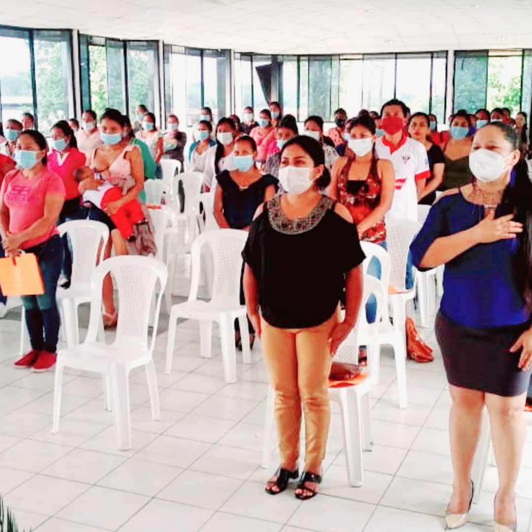 lucyaida's tweet photo. Organización de Mujeres Fcunae Unidas #OMFU, en su Primer Encuentro por la lucha de nuestros derechos, erradicación y prevención de la violencia intrafamiliar y de género y la NO contaminación del medio ambiente🍃🌺. #SinchiWarmi #CompartiendoExperiencias https://t.co/5DCWA0v7sh