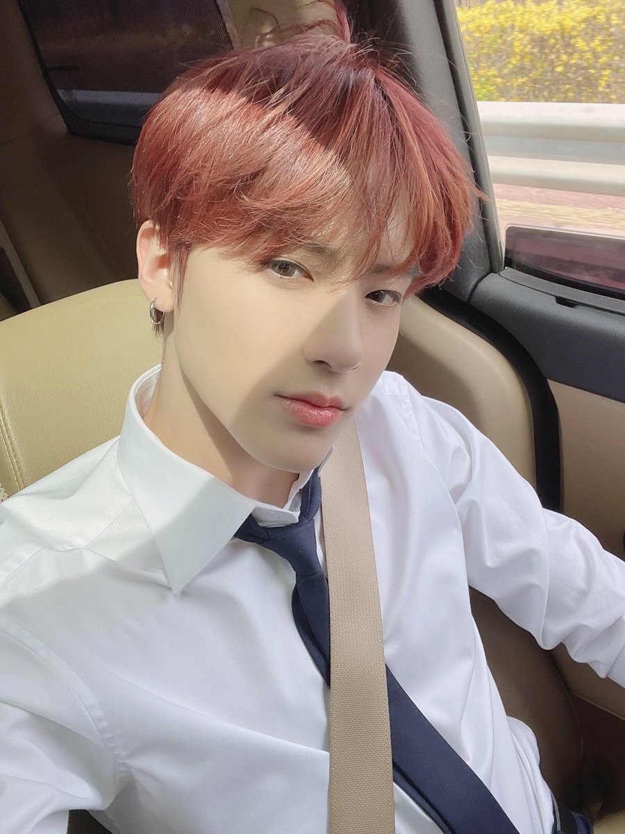 tbztext's tweet photo. [210401] 🦄 https://t.co/5z362ADTbZ