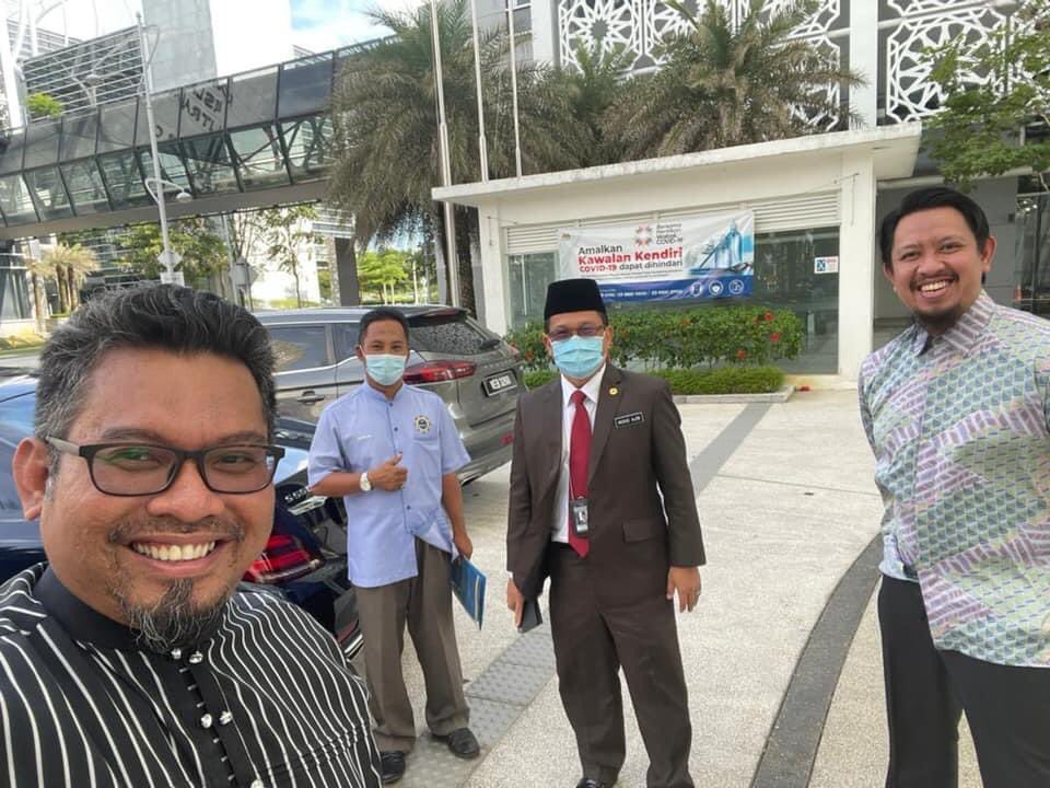 tuantulis81's tweet photo. Sabda Rasulullah SAW bermaksud:  

"Orang Mukmin bagi orang Mukmin yang lain itu laksana satu binaan, yang sebahagiannya memperkuatkan sebahagian yang lain."  
(Hadis riwayat al-Bukhari dan Muslim) https://t.co/ijksN5AD7F