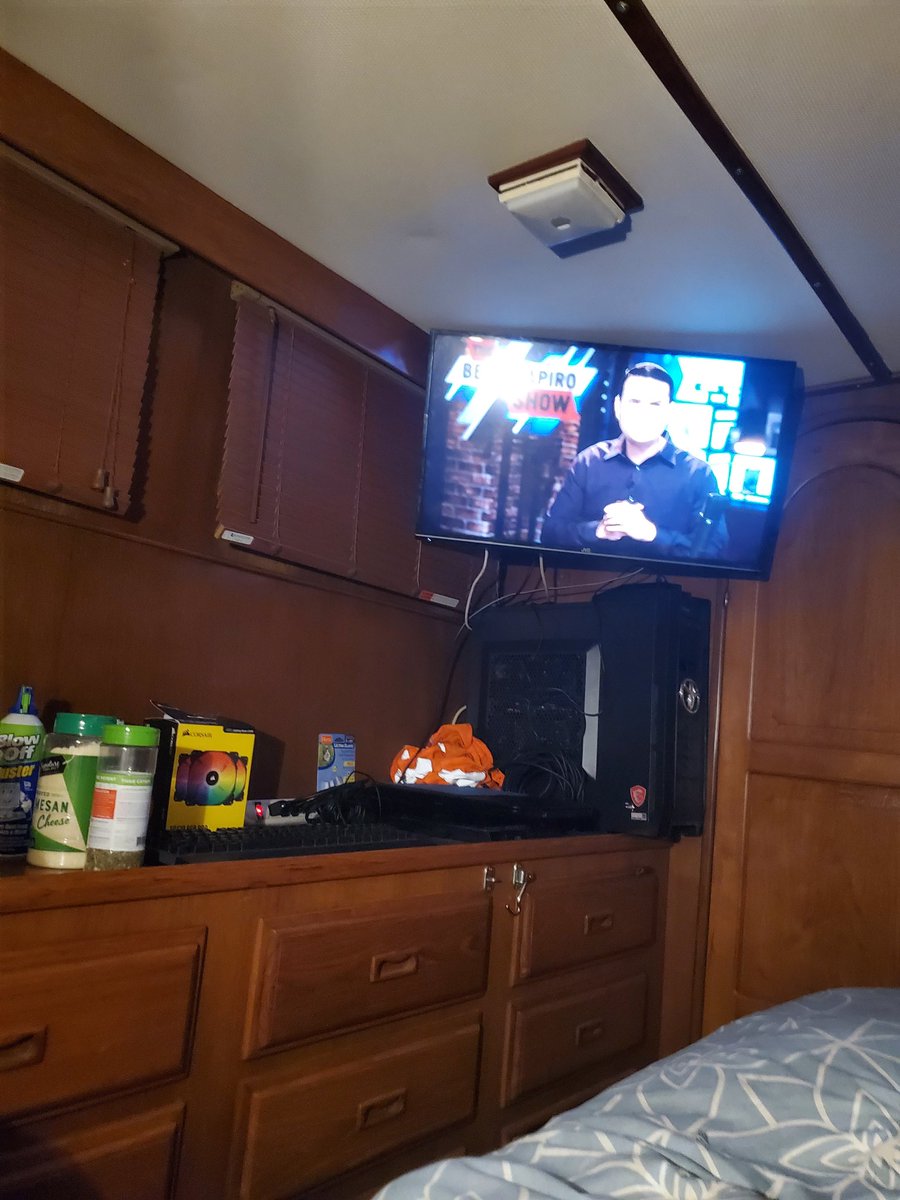 jackforey's tweet photo. @bitwitkyle Have fun :) old case  ryzen 1700 on msi gaming x570 with 16gb dominator plat and a gtx 970 new phone can't find picks. https://t.co/hgALbHj9TO