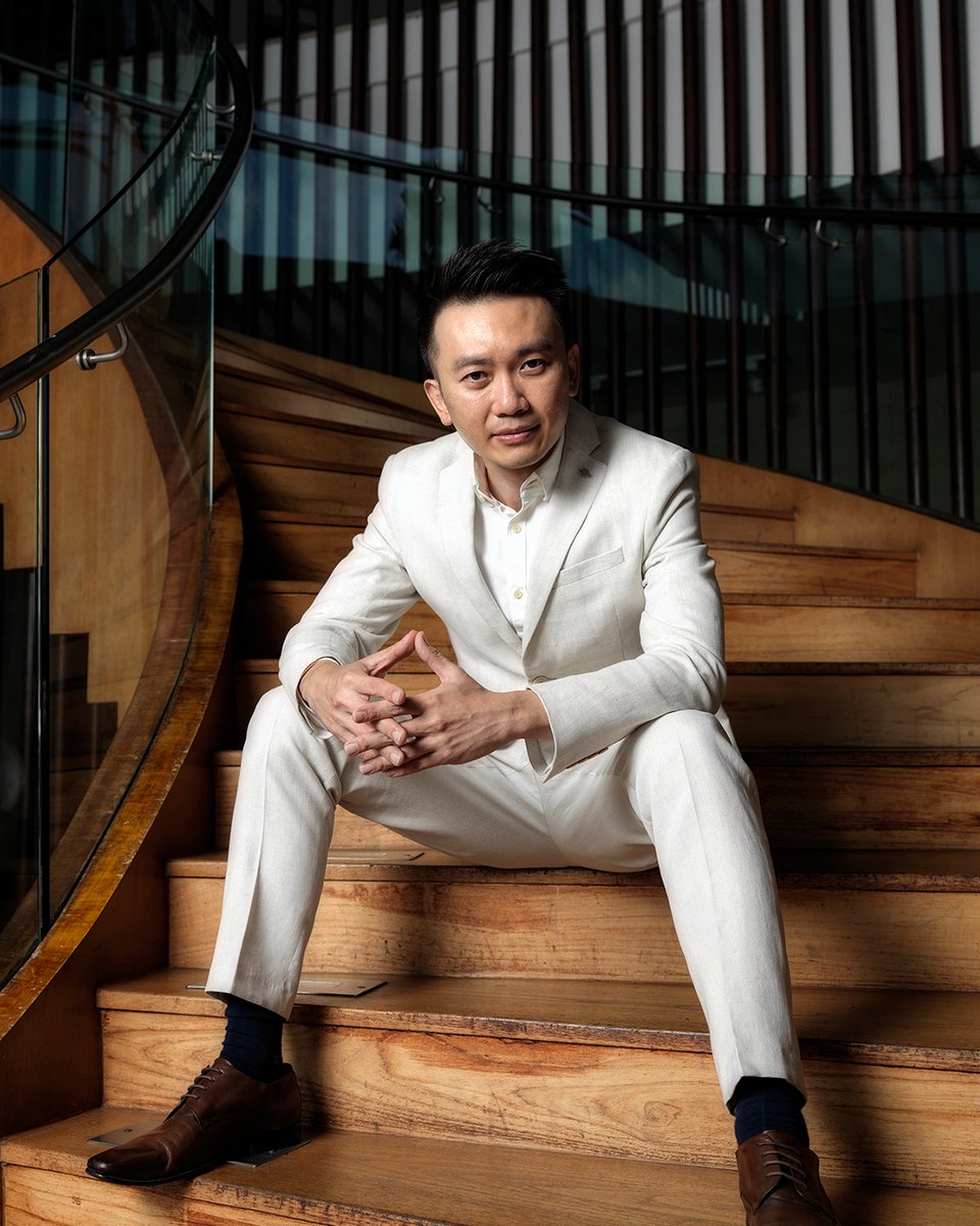 robwallerphoto's tweet photo. : photographing the business leaders, the change makers and the go getters — the rockstars of the corporate world!⁠

The ever stylish Teo Joo Leng – GM of the beautiful Marina club at ONE°15 Marina, Sentosa Island in Singapore.⁠

#corporateculturephotography #ONE15Marina https://t.co/WwqVEmEubh
