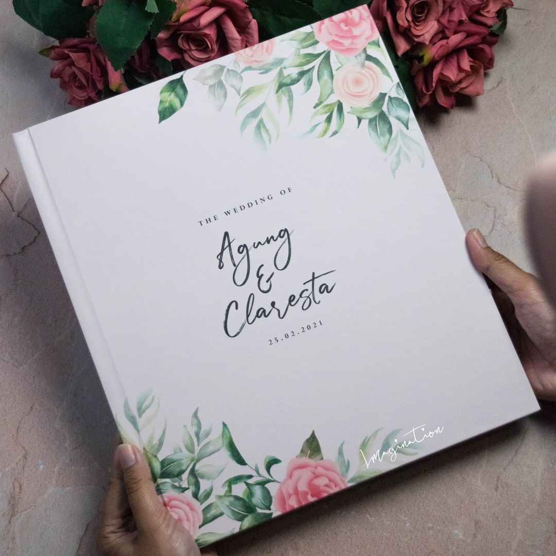 ImaginationID's tweet photo. PHOTOBOOK PORTRAIT😉
Details in frame :
✅Photobook
✅Size 25x30cm
✅Hardcover

Cetak photobook ngga pakai ribet 🥰
📲DM / WA (0813-2730-2005)
#photoalbum #photobook #cetakalbum #photoalbummurah #photobookmurah #cetakfoto #cetakalbummurah #photobookjogja #weddingphotobook https://t.co/Tl6ubvd3oq