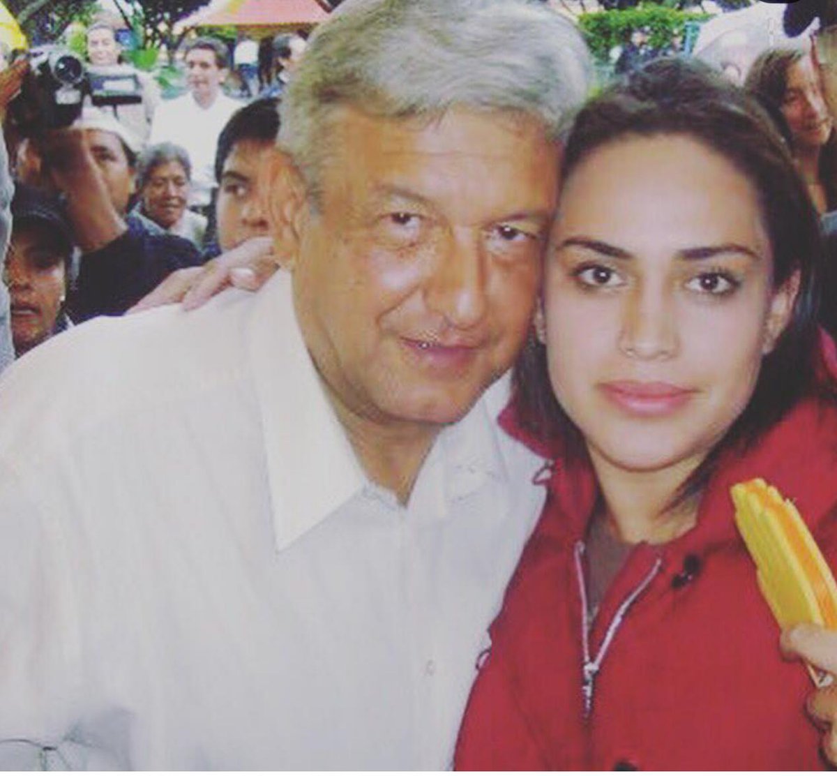 Gabriel00641352's tweet photo. Tienes todo el apoyo y sabemos que te mereces esta oportunidad de contribuir con la 4a. Transformación.
#AmloLiderMundial #AmloMasFuerteQueNunca https://t.co/bi9IlCSX6j
