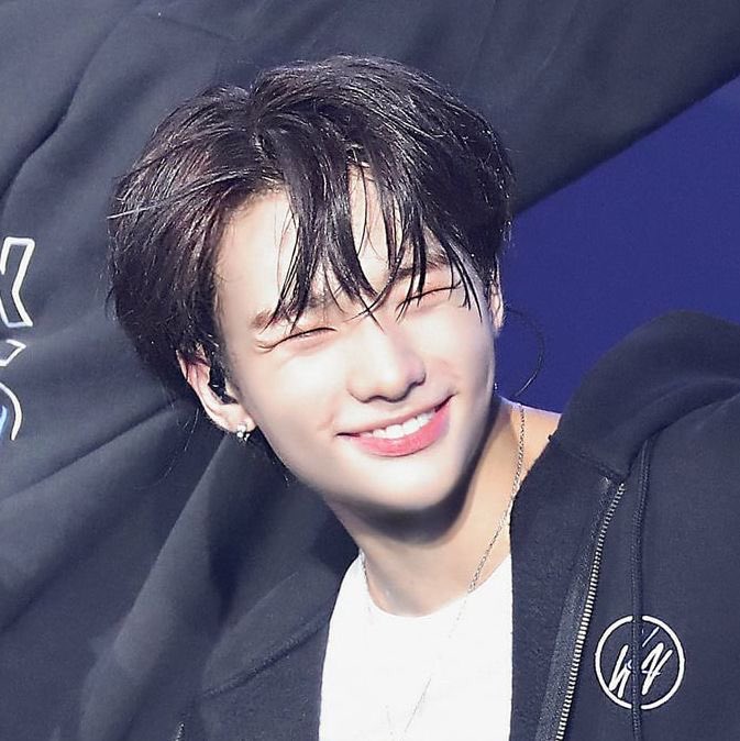 Hyunjin_France's tweet photo. Simplement parce que ça commence à être vraiment long et qu'il est important de sourire le matin❣

N'hésitez pas à continuer le thread en rajoutant des photos~ https://t.co/qd5LPFsYNq