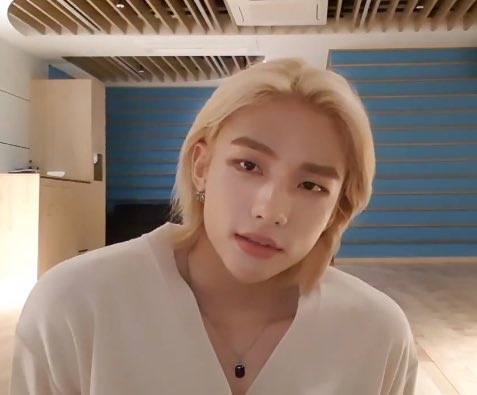 Hyunjin_France's tweet photo. Simplement parce que ça commence à être vraiment long et qu'il est important de sourire le matin❣

N'hésitez pas à continuer le thread en rajoutant des photos~ https://t.co/qd5LPFsYNq