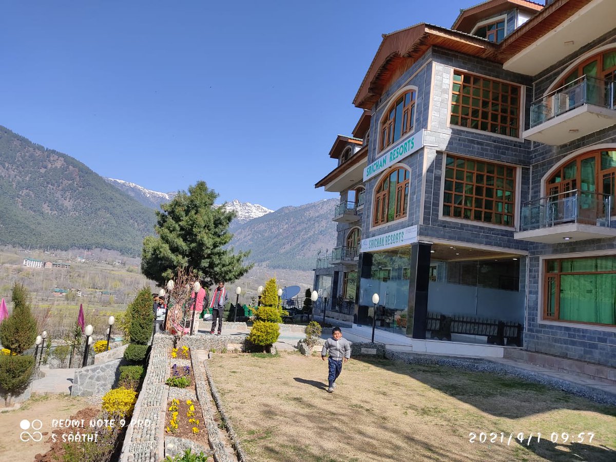 slaharwal's tweet photo. Today Morning at Hotel Srichan Resorts Pahalgam. Opposite rafting point. https://t.co/1qPlqhQK83