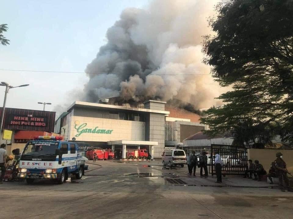 Who can go out at night in Curfew ?

 Neighbors Who destroyed all the CCTV on the streets?

 Home,  car,  Who destroyed all kinds of destruction, including motorcycles?

 Now you know the culprit 🙄 #WhatsHappeningInMyanmar #April1Coup