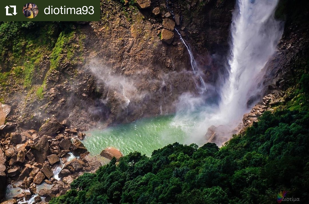 meghtourism's tweet photo. #Repost @diotima93⁣
⁣
🔥❄️⁣
⁣
📍Nohkalikai Falls⁣
⁣
Fire meets ice⁣

#Meghalaya #CheckInToNature #ExperienceMeghalaya https://t.co/A7eMdpIfvk