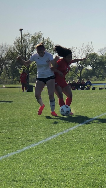 HadleyCarpente1's tweet photo. Putting in some work with my big sis @elleluvcarp before she heads off to @AlleghenyWSoc.
@02Sparta vs. @TheDallasTexans U18/19 ECNL.
Tie game 1-1.
#SpartaFC https://t.co/Ry6NxSdTbY
