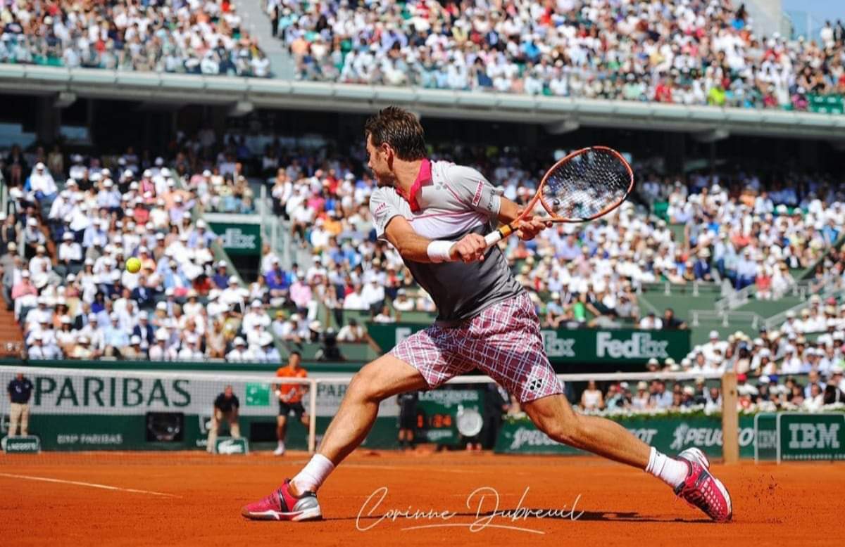 chda7777's tweet photo. Just magnificent 🙌👏👌
#ThrowbackThursday #tbt #SweetMemories #RolandGarros #TheShorts #Yonex #BestBackhandEver #PureArt #PurePerfection #NobodyDoesItBetter #FullFocus #GreatPic #GreatAngle #GreatCatch #LoveIt #StanTheMan #Wawrinka (pic by @corinnedubreuil) https://t.co/g2J4kN3mpV