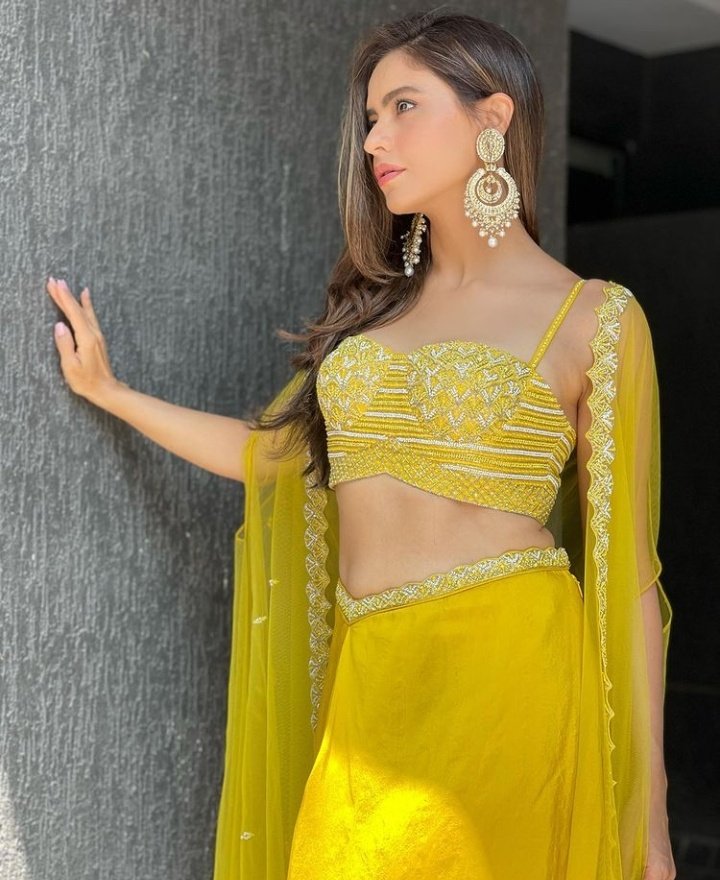 Today is my Birthday 
Nobody wished me.
And I completed 8 months of my twitter journey too.
Ready avvadam kuda waste