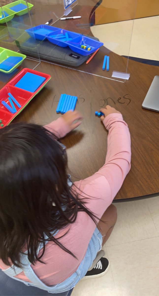 Aortizeducator's tweet photo. Yesterday, Ss decomposed numbers using base ten blocks. Super proud of their hard work. We learned that decomposing is when we can take apart a number; students were able to model that and I was able to assess their understanding! #spedteacher #firstgradecollab @RebeccaBattagl3 https://t.co/IS3h0wjcWB