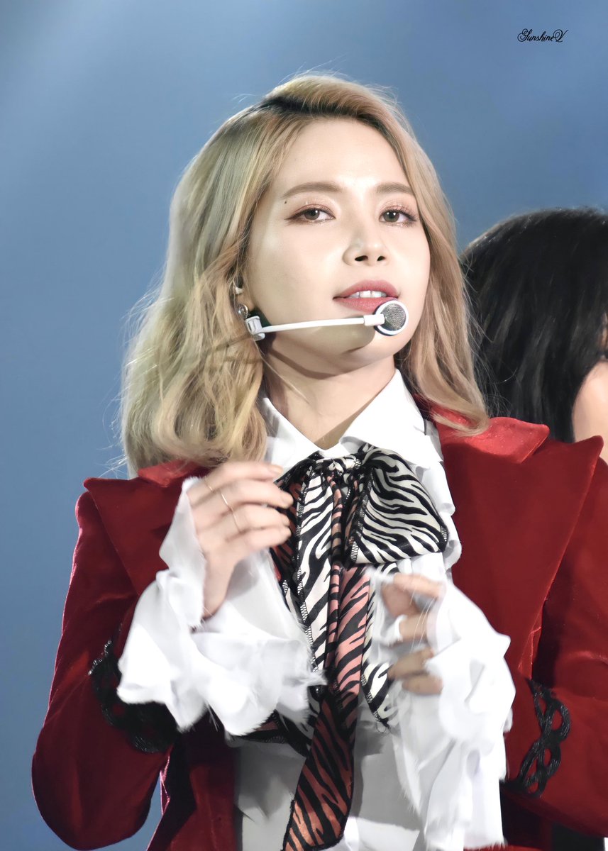 _sunshineV's tweet photo. 191225 가요대전 

#Solar #솔라
#Mamamoo #마마무
@RBW_MAMAMOO https://t.co/t0RNwPSEfH