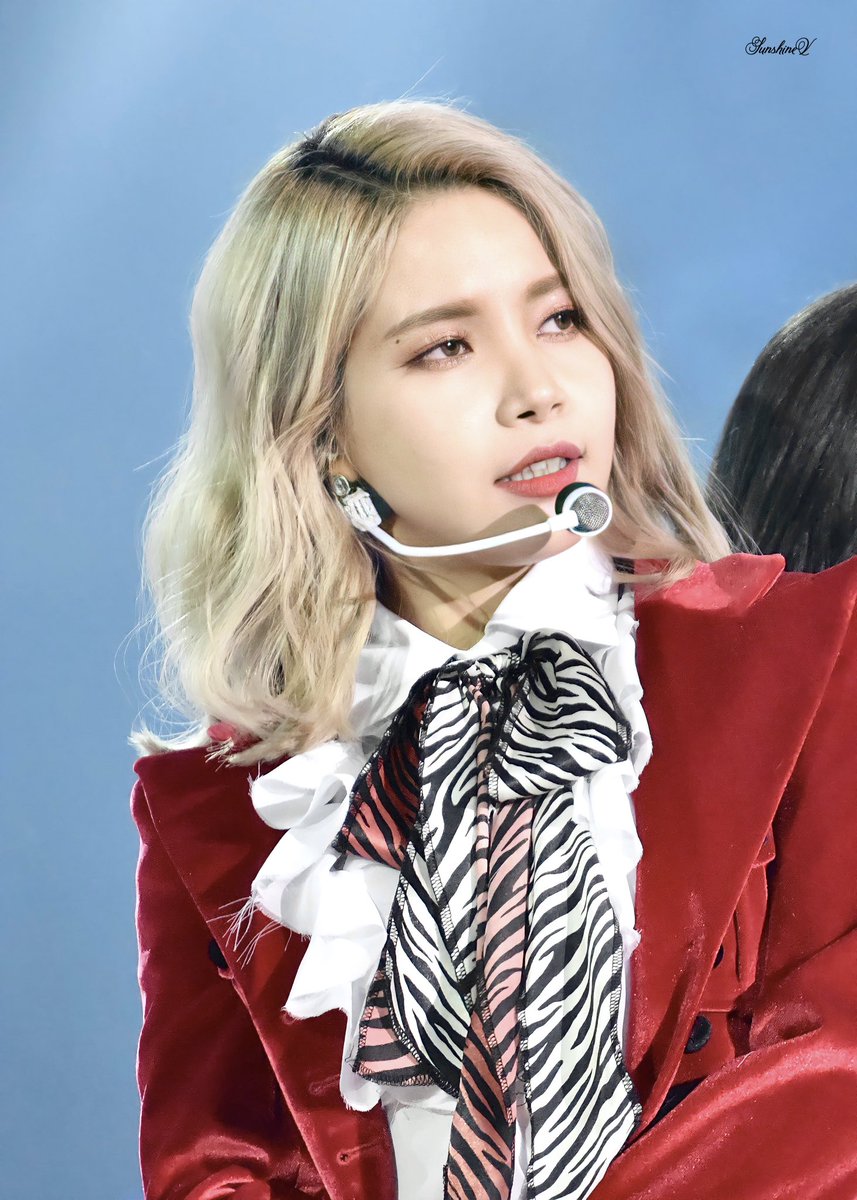 _sunshineV's tweet photo. 191225 가요대전 

#Solar #솔라
#Mamamoo #마마무
@RBW_MAMAMOO https://t.co/t0RNwPSEfH