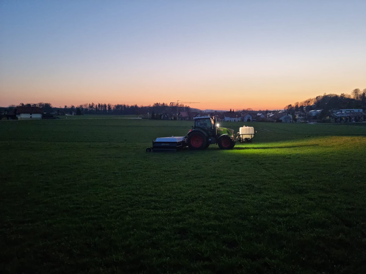ecorobotix's tweet photo. The first machines have been delivered and are already in full operation! Here, at the first light of dawn, in the canton of Fribourg with Andrey & Schafer SA in a meadow to treat rumex.
#ARA_sprayer #smartweeding #agtech #highprecisionspraying #weedingrumex https://t.co/9AjOAi7LYv