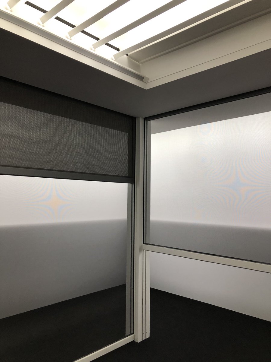 shin_tsuchiya's tweet photo. HouseMAで使用したSKY-FRAMEを含む新たなプロダクトの展開がNODEAというブランドで始まるそうです。スタートアップの展示を早速拝見させて頂きました。開口、スクリーン、網戸、屋根ルーバー全てが電動で制御可能。いよいよ住宅もロボットに。
#nodea https://t.co/cM1U3JuoRc