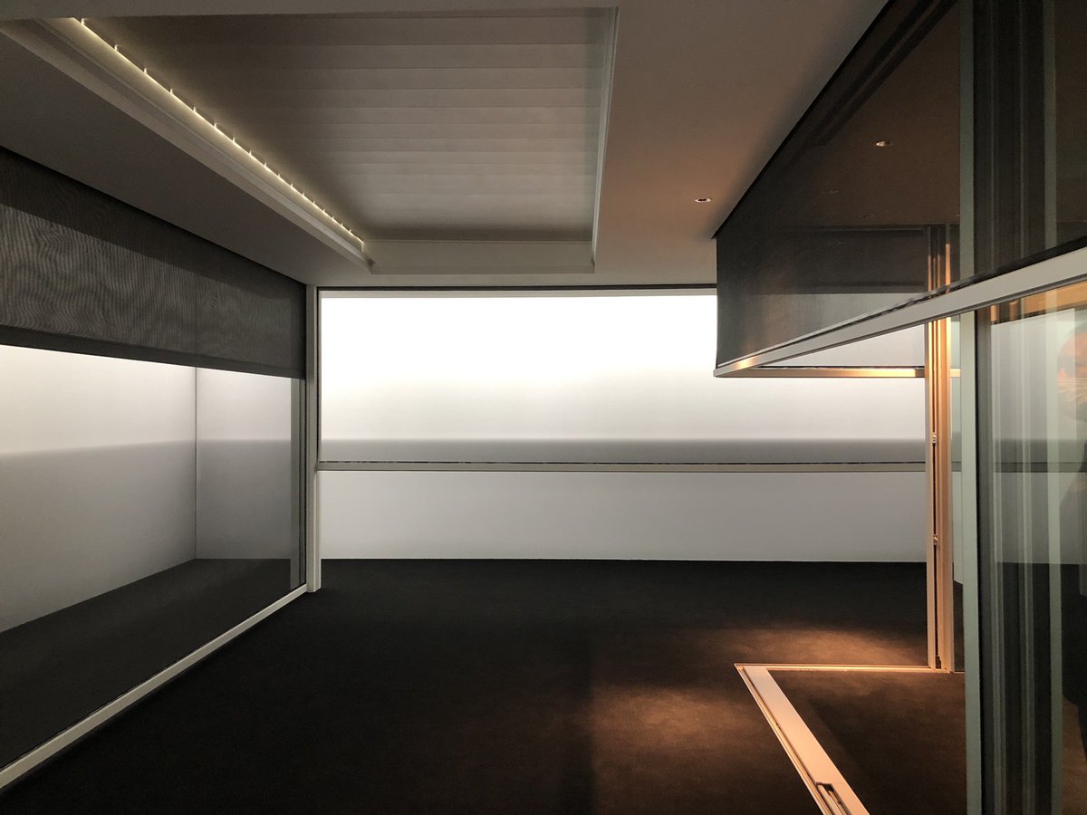 shin_tsuchiya's tweet photo. HouseMAで使用したSKY-FRAMEを含む新たなプロダクトの展開がNODEAというブランドで始まるそうです。スタートアップの展示を早速拝見させて頂きました。開口、スクリーン、網戸、屋根ルーバー全てが電動で制御可能。いよいよ住宅もロボットに。
#nodea https://t.co/cM1U3JuoRc