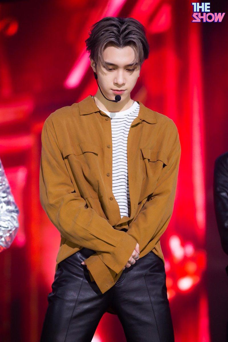 EVERY_HENDERY's tweet photo. THE SHOW 威神 V (WayV)
-秘境 (kick back) Hendery👑 (2)
#HENDERY #冠冠亨 #헨드리
#WayV #WeiShenV #威神V #WayV_Hendery_Kickback
#WayV_Kickback https://t.co/49sAu89G2t