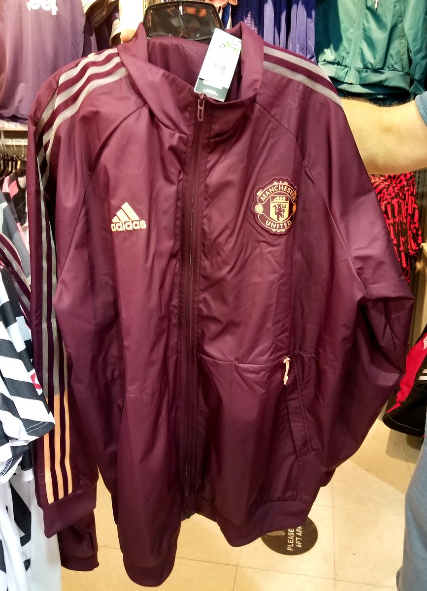 graytay19's tweet photo. @Record_Peddler @LozEjectthetape Loz and I were at Adidas LA looking for the perfect football top to send you. 😆⚽️ https://t.co/HJePzQ4a55