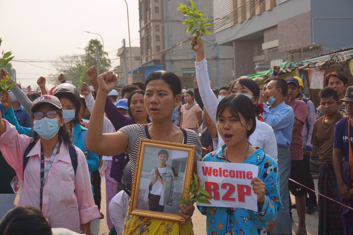 Would you please share their pain?

Photos: Htun Lynn Aung

#WhatsHappeningInMyanmar #Apr1Coup
#MilkTeaAlliance #AntiFascistRevolution2021