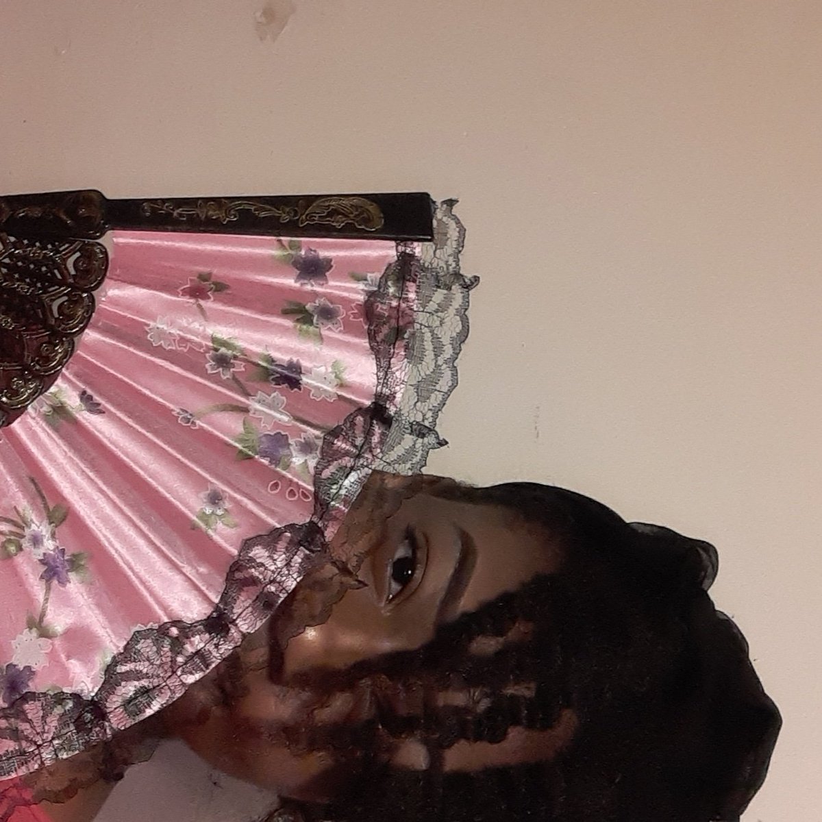 Judline14's tweet photo. It was a moment....
#eyebrows #pink #flowers #fashion #browe #hair #naturalhair #HMForever  #dog https://t.co/8kB5MZ85Dv