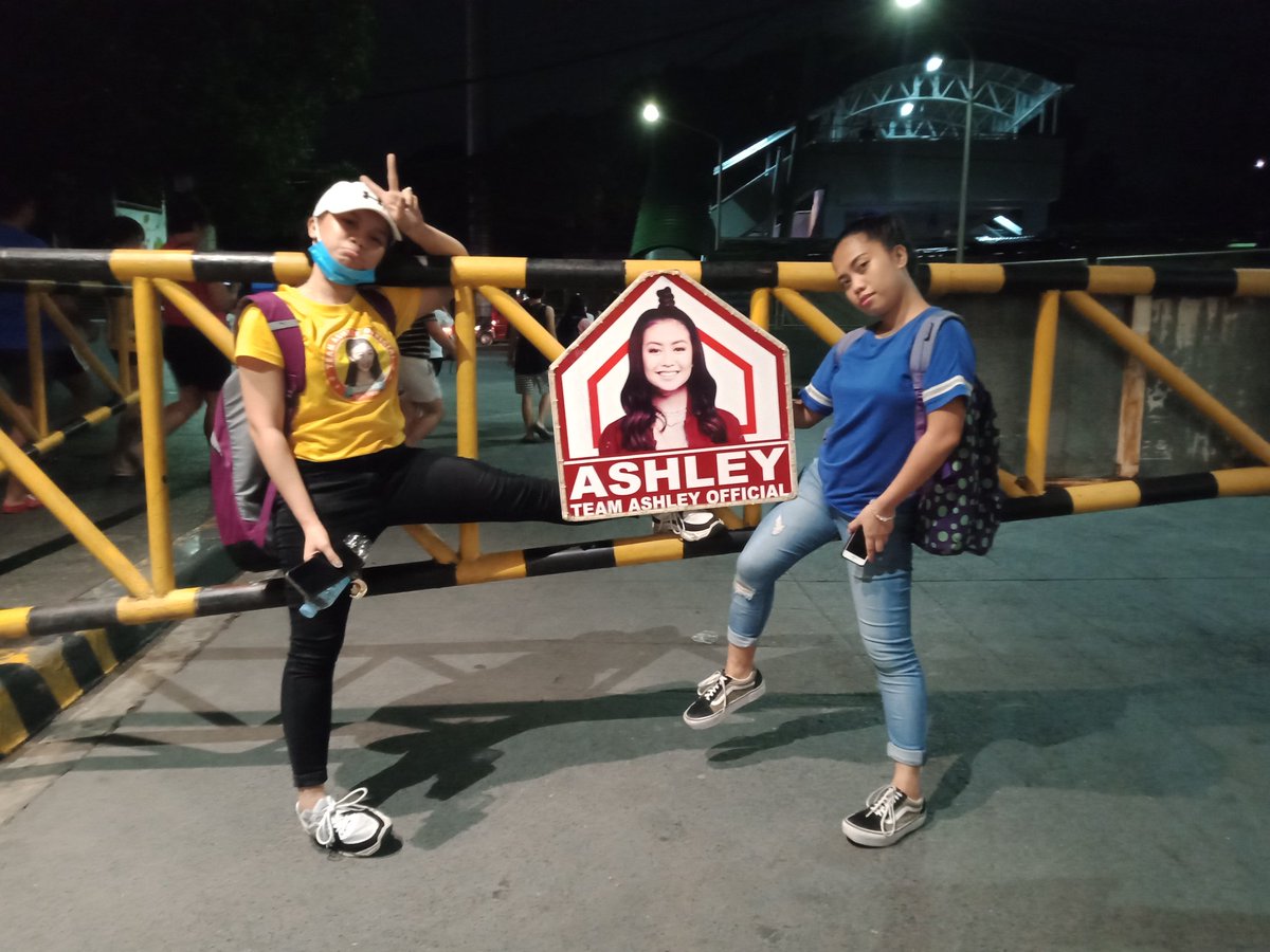 iLyka12's tweet photo. May nakita po akong dalawang cute haha! Miss you!

TwoYearsWithASHLEY | @ashdlmundo https://t.co/4SZ7GIz2jA