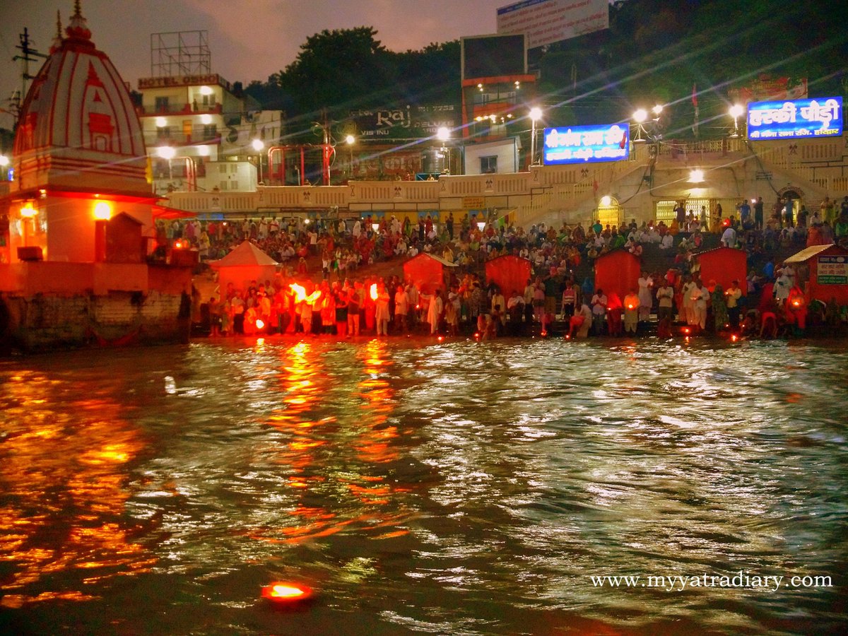 artisdiary's tweet photo. Har Ki Pauri literally means "Steps of Vishnu". Bhagwaan Shiv & Vishnu are said to have visited this place.
This is also where Ganga leaves the mountains & enters the plains.
https://t.co/aZv59RW7OL
@LostTemple7
#SimpleHeaven https://t.co/pDcPZ6E3Oh