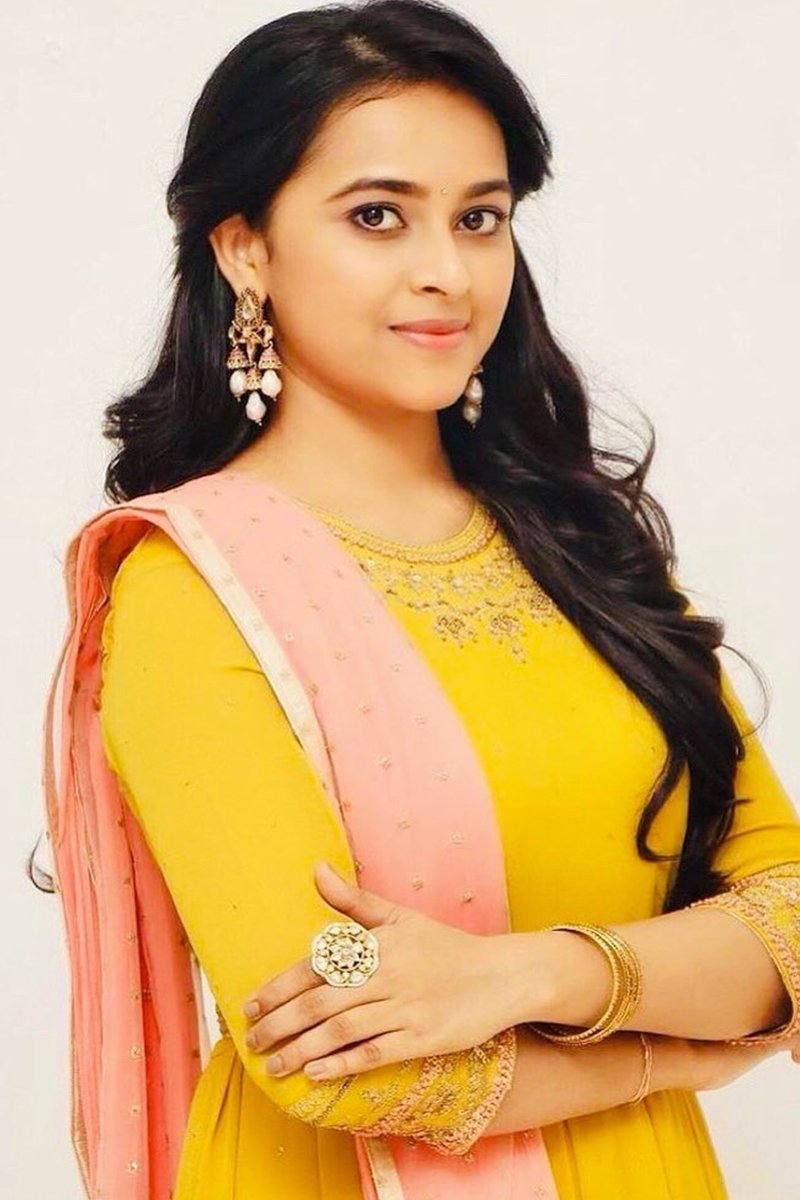 SuryanFM's tweet image. நீ தெருவில் நடந்து போன சேதி , தலைப்பு சேதி  @SDsridivya 😍😍😍

Wishing you a Very Very Happy Birthday #SriDivya 😍😍

#HappyBirthdaySriDivya #HBDSriDivya 
#SuryanFM @SuryanFM #SuryanGallery

For More :
suryanfm.in/photos/celebri…