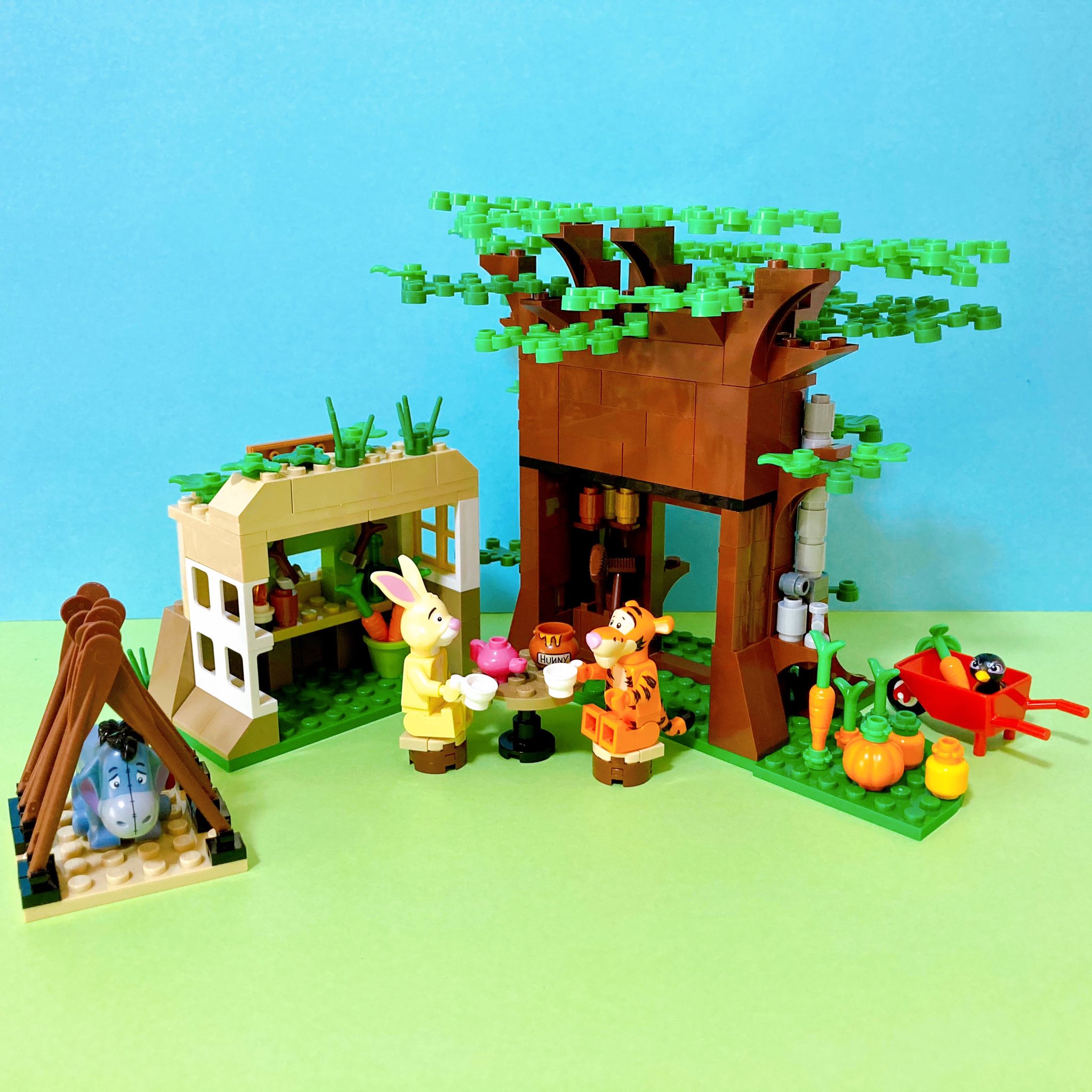 Kuroneko Tama レゴでくまのプーさんの100エーカーの森を作りました プーさんのおうちは本日発売のレゴです ラビット オウル イーヨーのおうちは自作です レゴ くまのプーさん 自宅でディズニーを再現 おうちディズニー プーさんのハニーハント