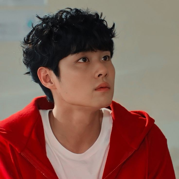 KDen2316's tweet photo. curly hair So Mun ☺️

#ChoByeongKyu
#JoByungGyu https://t.co/7f523i2VGa