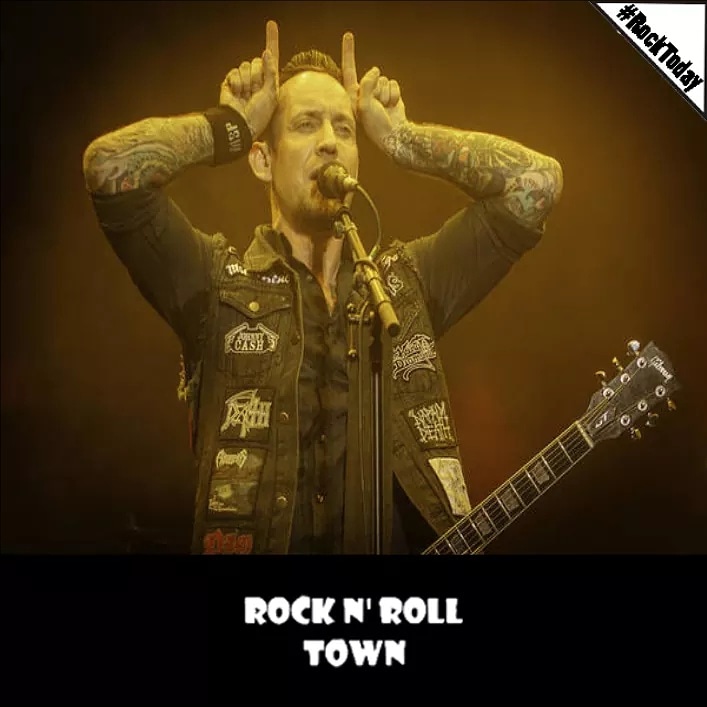RockNRollTown's tweet photo. #RockToday
📅 01/04/1975 📅

Γεννιέται ο Michael Poulsen, τραγουδιστής των @VOLBEAT.

#RnRT #Towners #MichaelPoulsen #Volbeat #Singer #Birthday #HappyBirthday #HappyBirthdayMichaelPoulsen #MichaelPoulsenFans #VolbeatFans #Heavy #Metal #Rockabilly #HeavyMetal #Music #History https://t.co/7zroSlyyK2