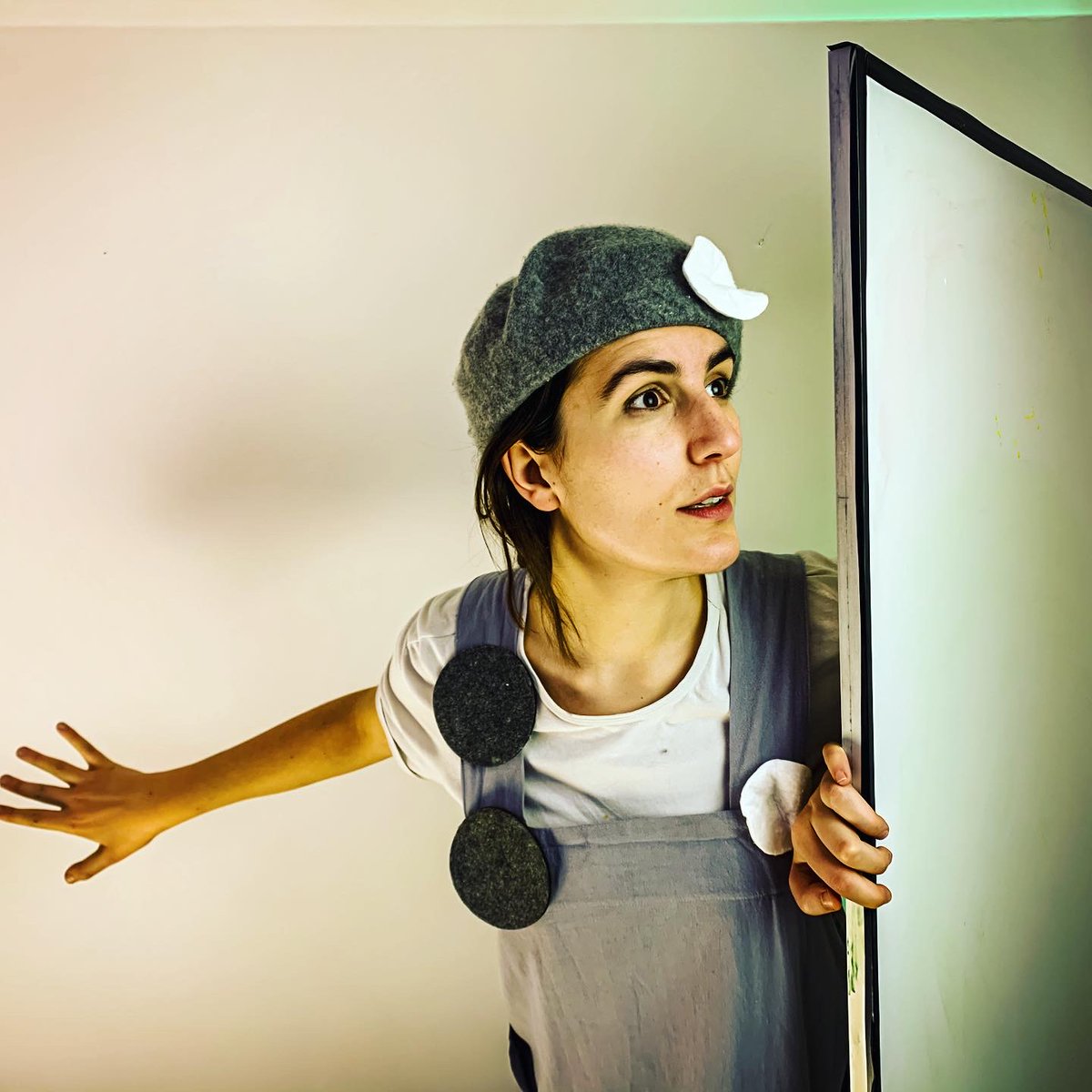 Hello April! Some things this month...

V excited to be joined by <a href="/akintheatreuk/">Akin</a> on Wednesday 14 April, as they present a new online show for under-5s.

Awaken your imagination with this interactive &amp; sensory online show.

Free or pay what u can tix: poundarts.org.uk/whats-on/onlin…