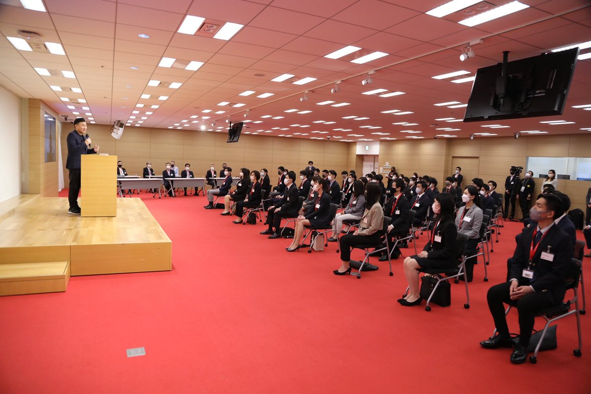 H Mickey Mikitani Welcome To All Of This Spring S New Grad Employees Wonderful To Have So Many Talented Young People Joining Us Today Even If We Couldn T Welcome Everyone