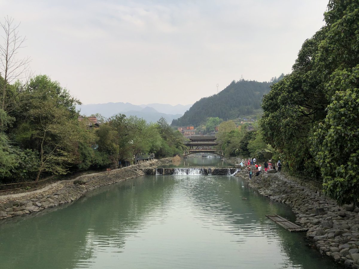 AntiokhosE's tweet image. Sunset arrival in Xijiang 西江, once the largest Miao village in Kaili. 

Tarted up considerably for domestic tourism - think Lijiang or Dali - but uphill the wooden houses survive nestled in valleys, with strenuous climb to a Cantonese-run guesthouse rewarded with great views.