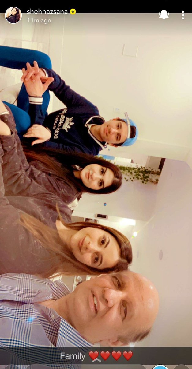 ABE___CH's tweet photo. I am pleased to see shehnaaz being herself and relishing her stay in Canada. 
It’s A Wrap, For Honsla Rakh, but I want her to extend her stay there for a few more days, cause she looks peppy and joyful with these genial bunch of people.
#ShehnaazGill https://t.co/ZrSIJKGgvW