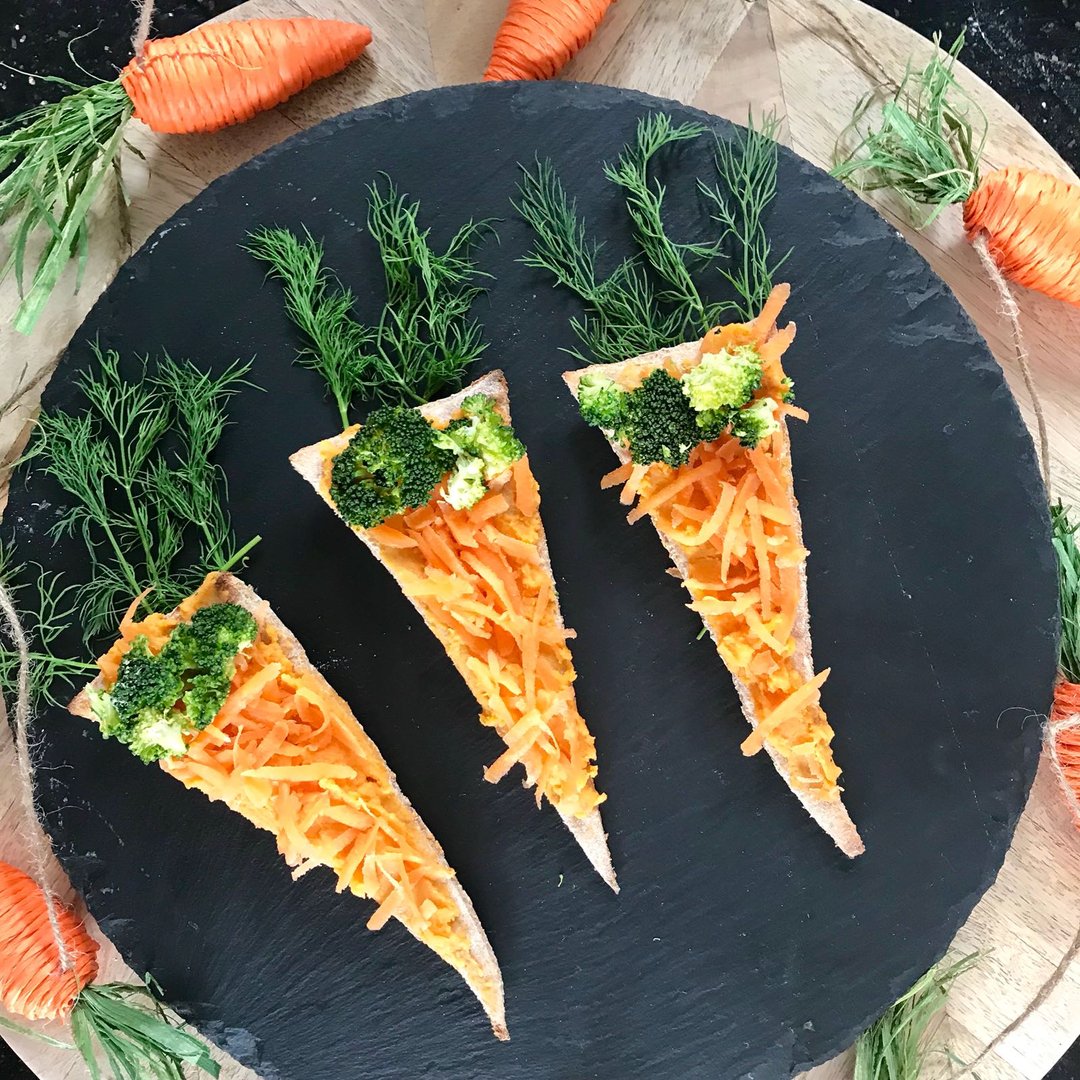 NorthernDoughCo's tweet photo. π₯π₯ Carrot pizza for dinner tonight? Itβs no #aprilfool , switch your toppings up and enjoy your carrot pizzas Easter bunnies π° π₯π₯
#easterbake #carrotpizza #aprilfool https://t.co/2GNK9g7bO8