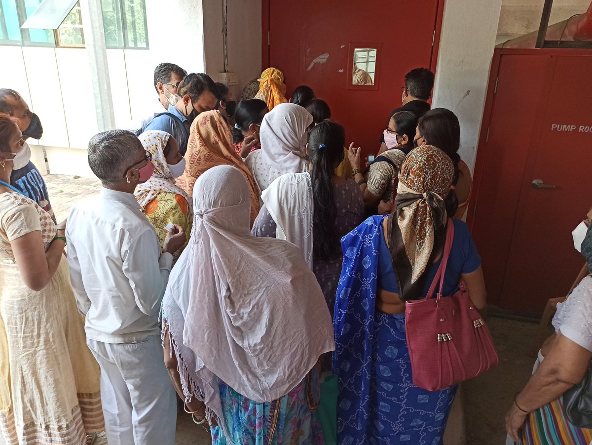 Jain___Shailesh's tweet photo. @pcmcindiagovin see the planning at new jijamata hospital no system no social distancing https://t.co/mpa1FD744j