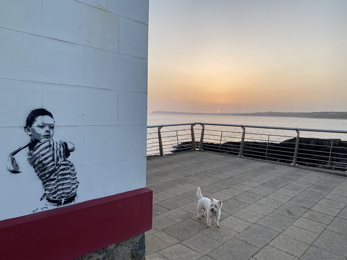 wmillar2015's tweet photo. Sunrise @VisitCauseway with  a young @McIlroyRory and Willow looking on #beautifulNI https://t.co/FGhSQi7drM