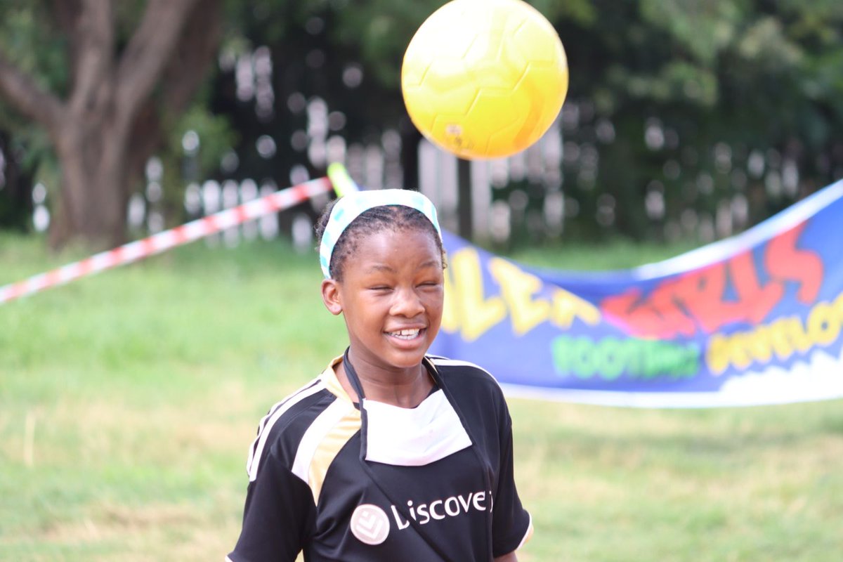 Simphiwe_Dludlu's tweet photo. We keep doing what we Love and making sure every girl child in Alex has access to soccer ⚽❤️.
#AlexGirlsFootballDevelopment 💙⚽ https://t.co/QYj9raVKef
