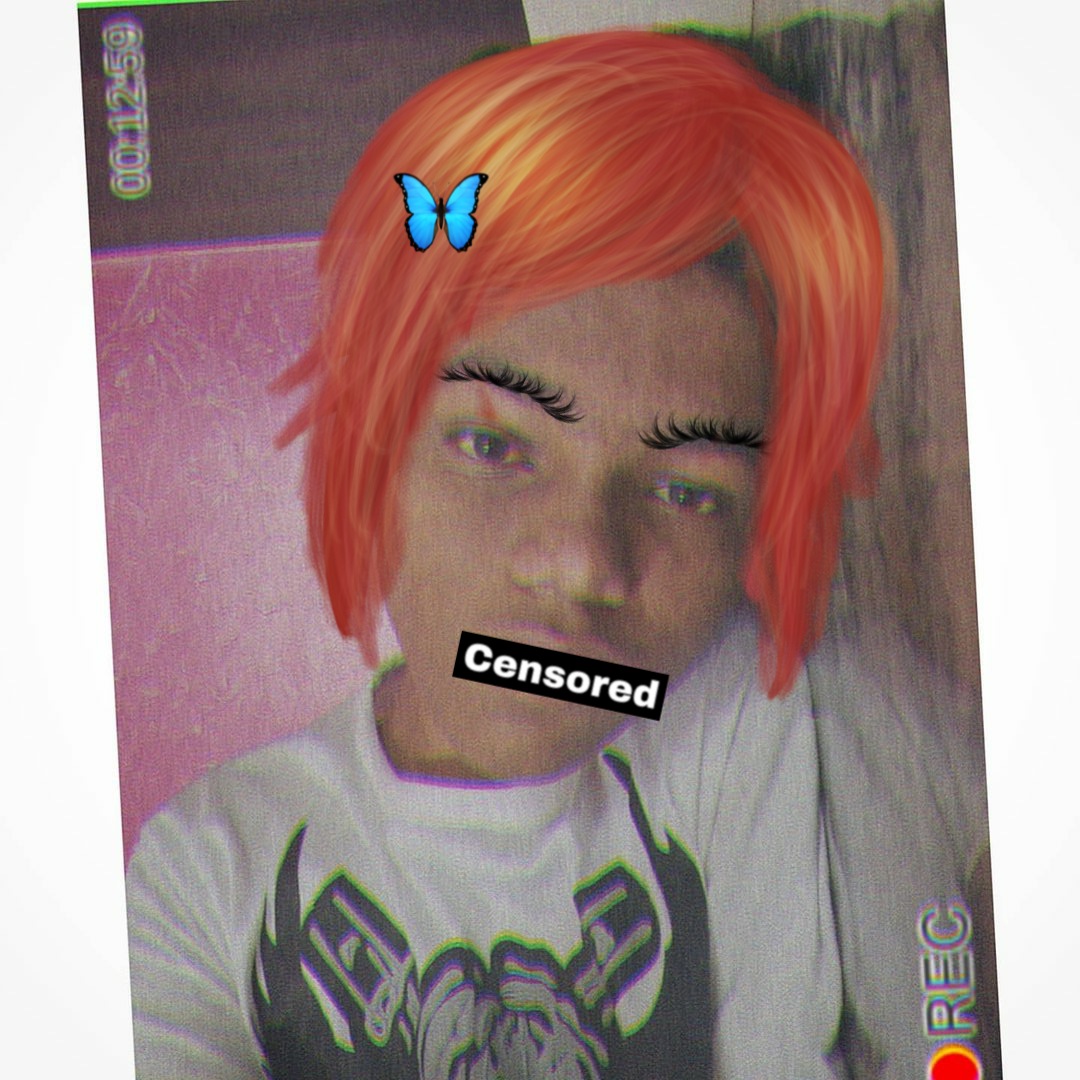 _stoned_idiot's tweet photo. When i get an ugly pic of my frnd
  What i do: https://t.co/77xm5aFEYX