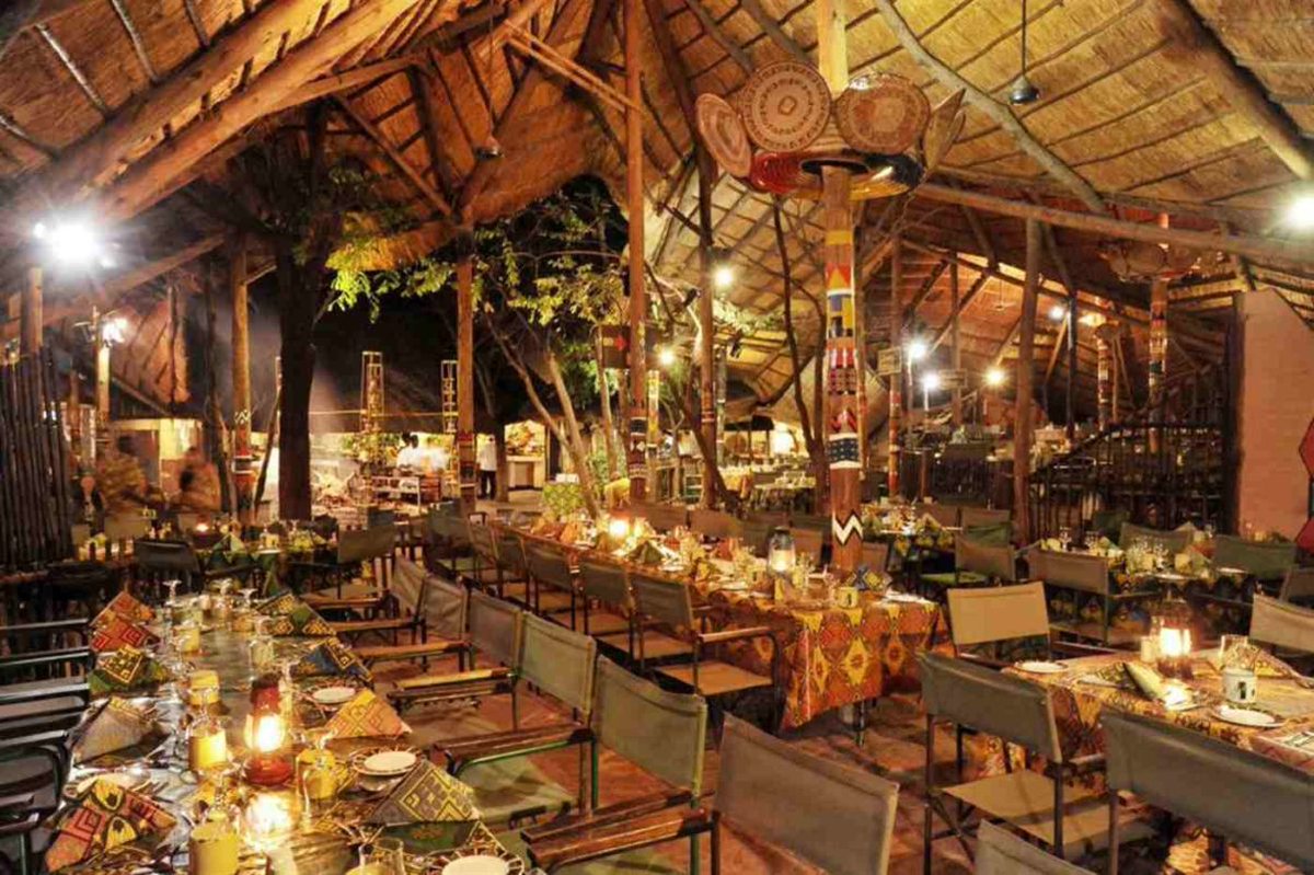 zimadventures's tweet photo. 📌If you happen to be in Mosi Oa Tunya this Easter, get ready for fun &amp; to get full😋🇿🇼

💠The BOMA Dinner and Drum Show will be open from today at a special of $35 per head &amp; you can eat until you are tired😅👌

📍For April specials in Victoria Falls whatsapp at +263783682334😊 https://t.co/Ksm5Sqi3dH