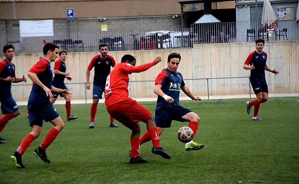 Aquest cap de setmana de Setmana Santa, Ripollet viurà un derbi local entre la <a href="/PDPajaril/">P.D. Pajaril</a> i el <a href="/aecanmas/">A.E. Can Mas</a>. 

📆 Dissabte 3 d'abril 
⌚17.00h
🏟️ Municipal Industrial
👫 Amb aforament limitat, 50%.

📸 <a href="/marcmata13/">Marc Mata</a>
#Ripollet #periodisme #derbi