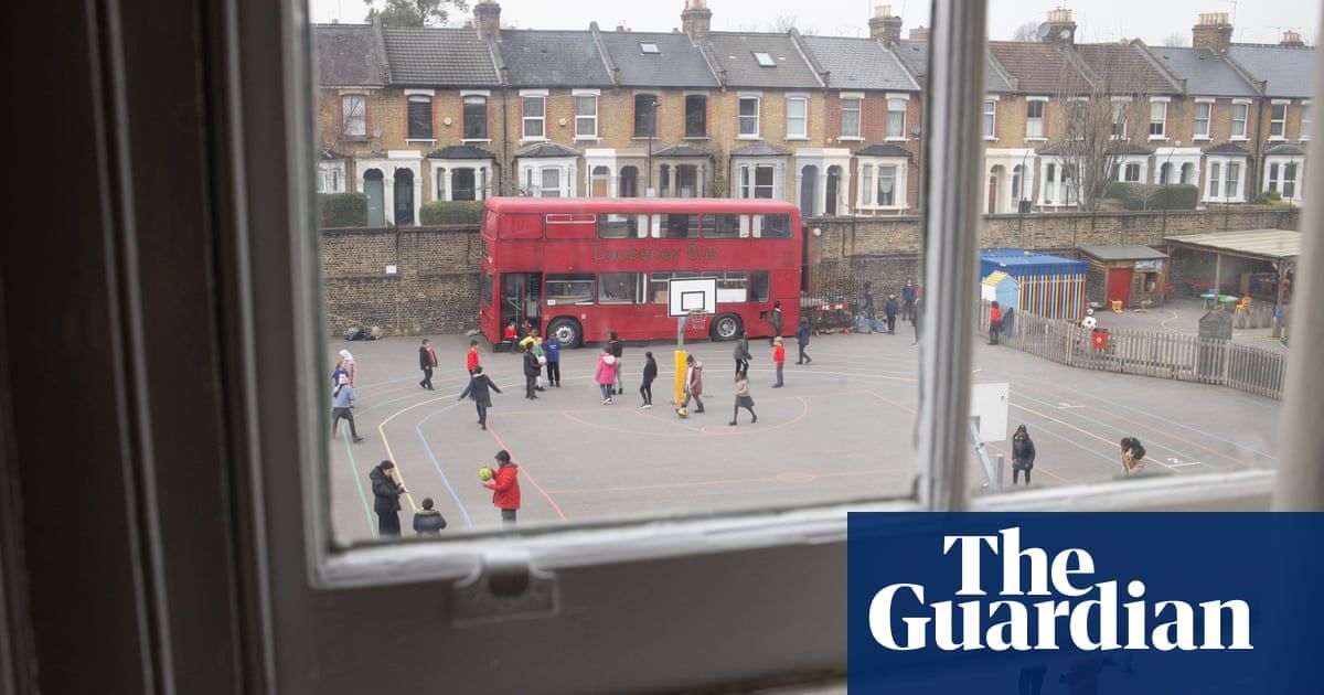 'Unsung heroes': good to see this recognition of the significant work of teaching assistants throughout the pandemic: buff.ly/2PiexLk